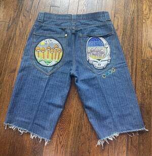 VINTAGE ‘90s ‘00s COOGI Grateful Dead Mushroom & Skull 36W DENIM JORTS CUT OFFS